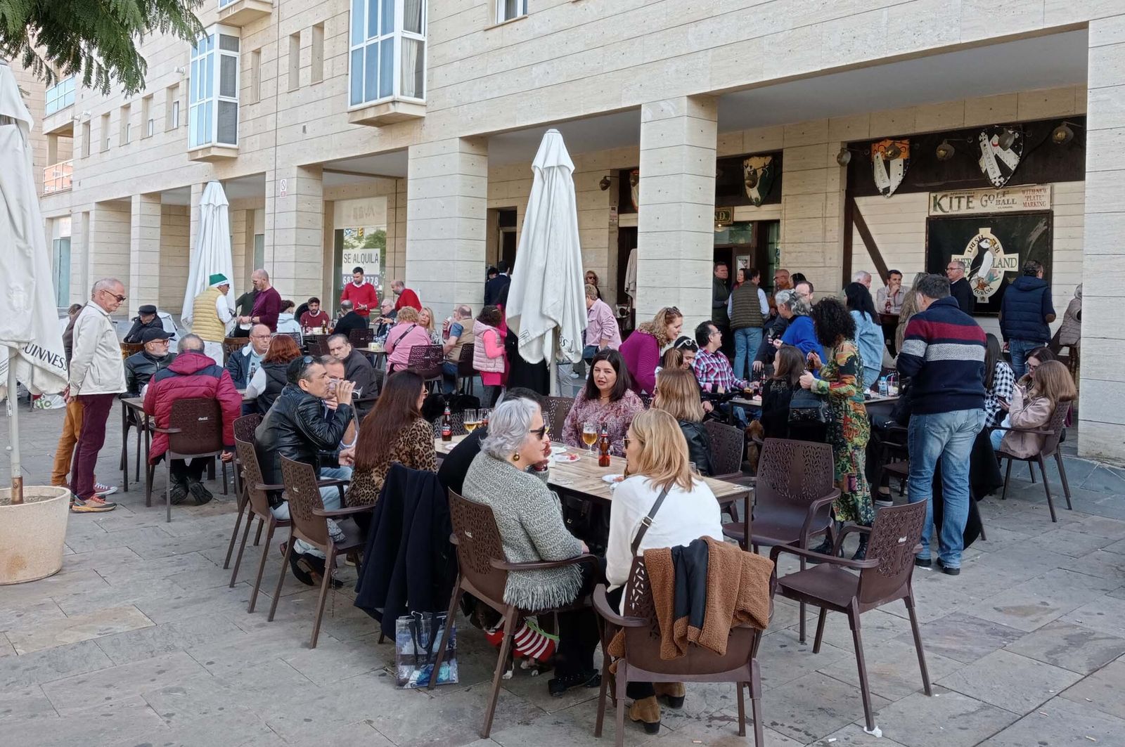 Imágenes del ambiente festivo del 31 de diciembre en Huelva