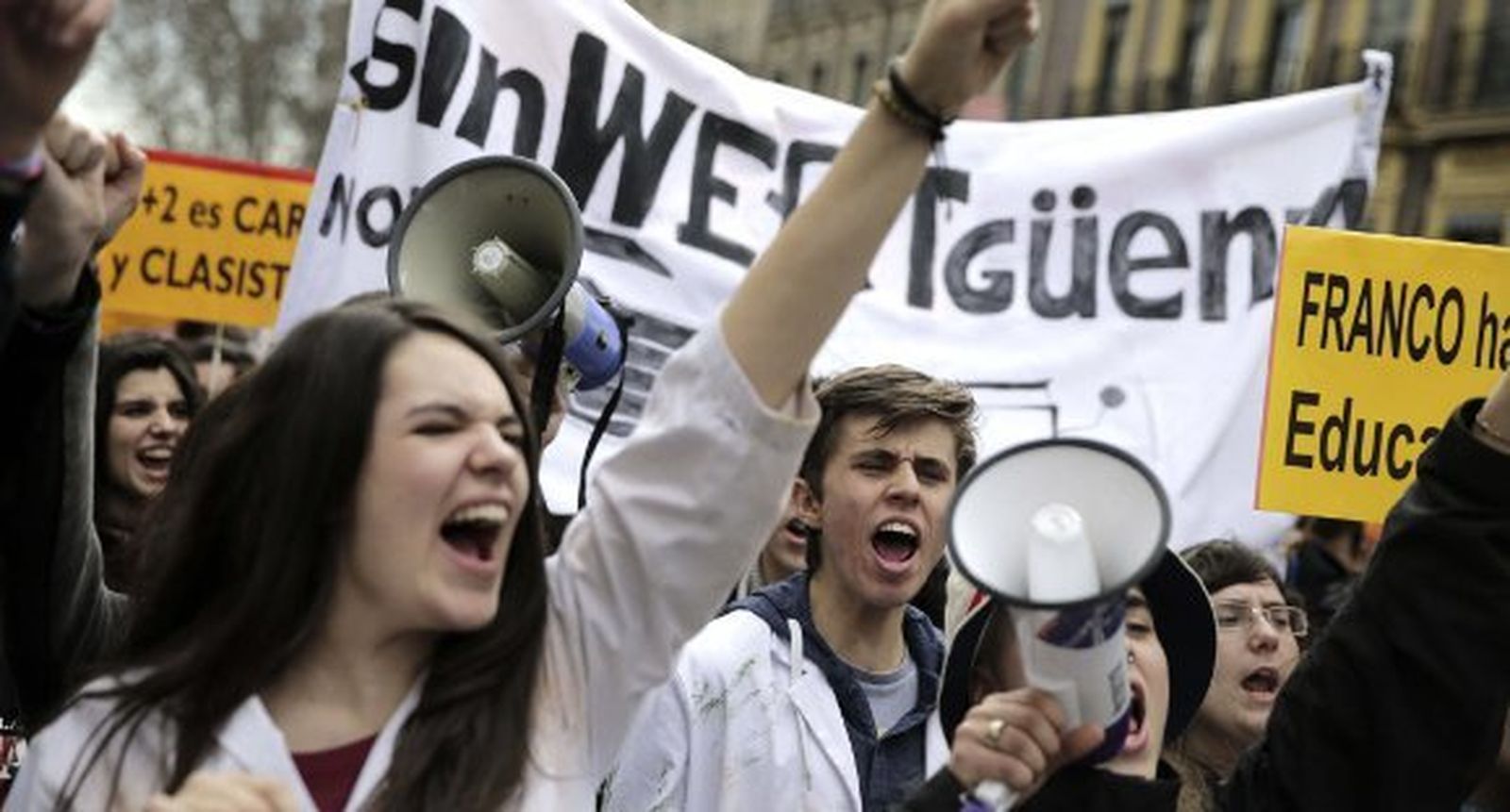 Incidentes en las marchas contra la reforma 3+2 en Madrid y Barcelona