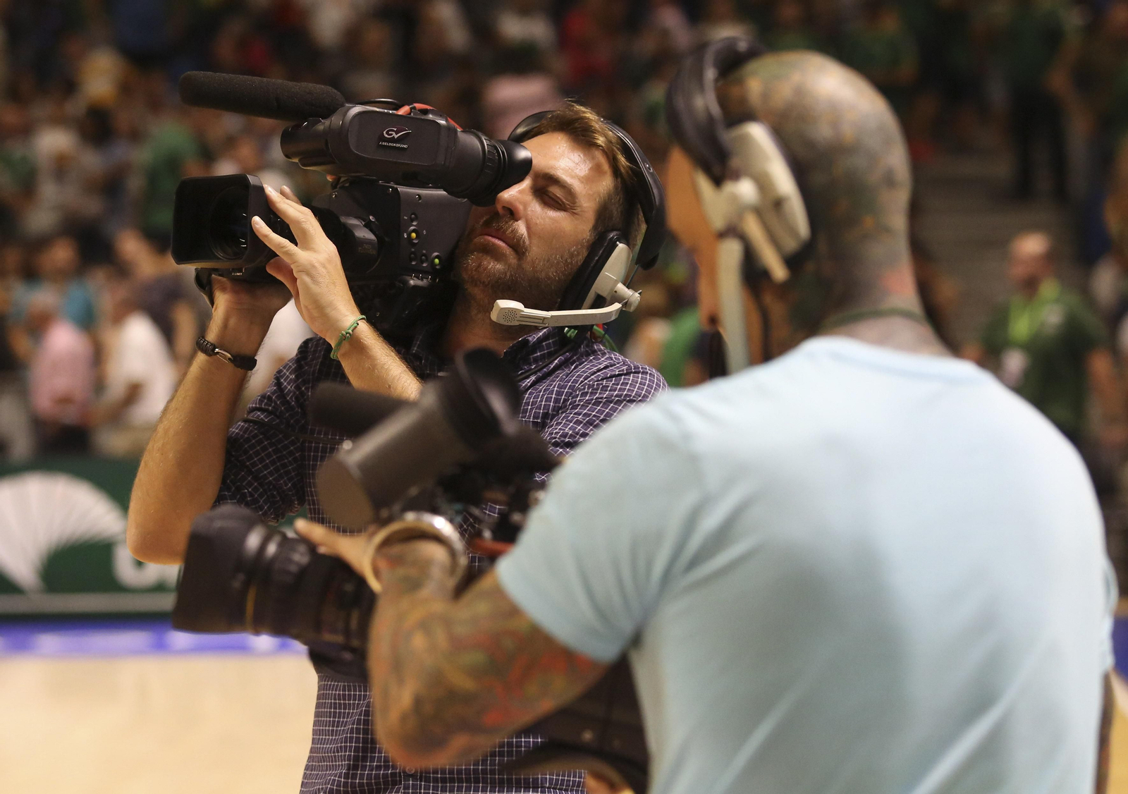 Cámaras de televisión en el Carpena.