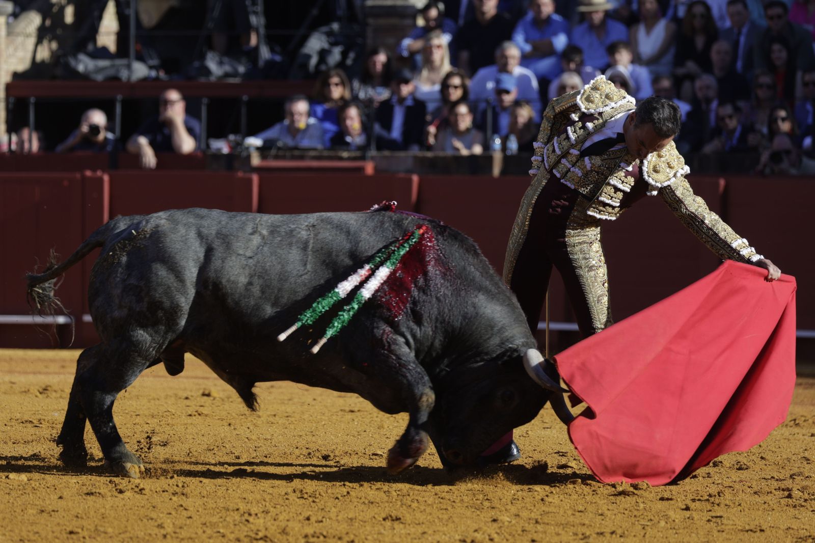 Las imágenes de la corrida de los Victorinos en la Maestranza de Sevilla