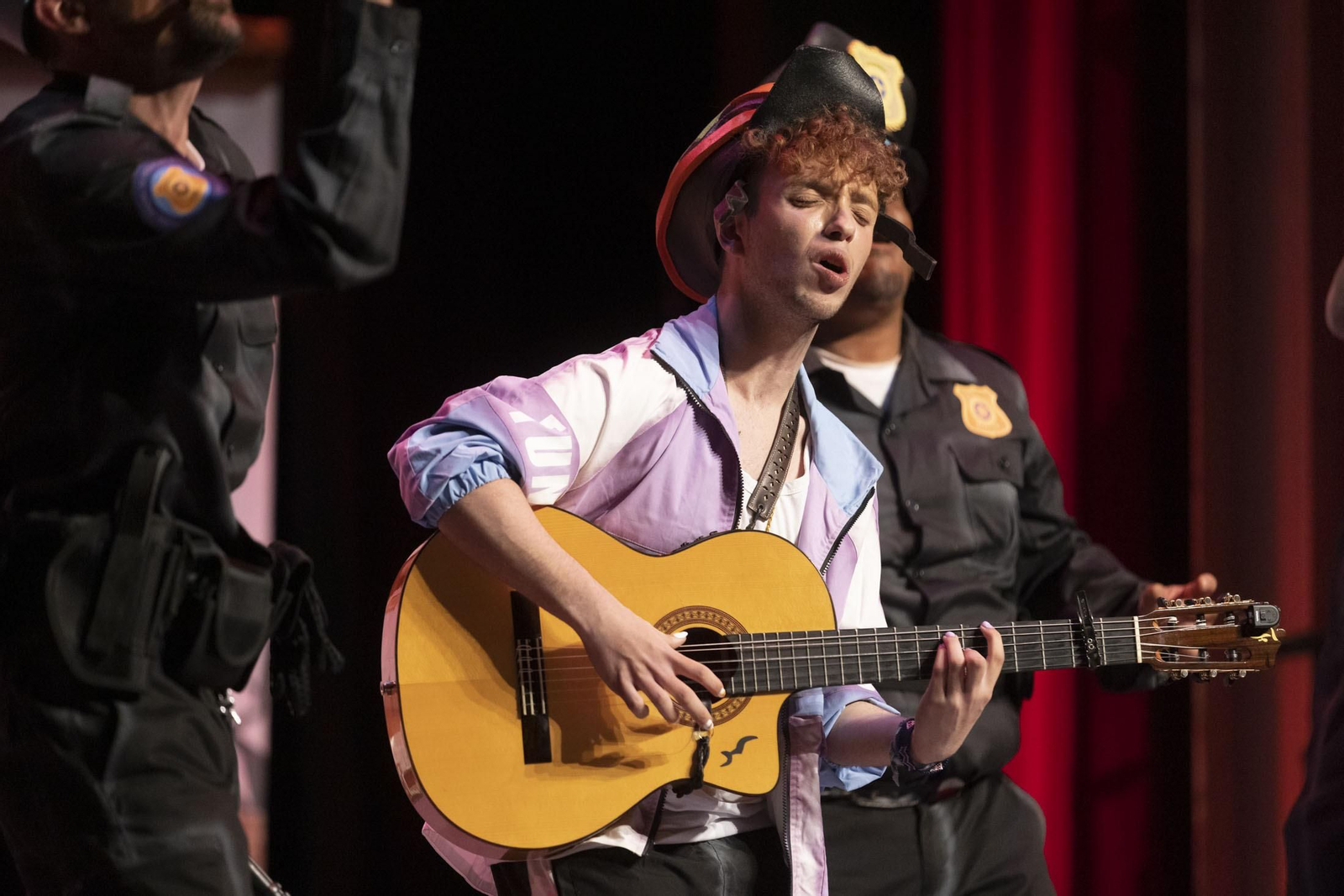 Imágenes de la actuación del cuarteto de Huelva ‘La F.O.P.A.C.”’ en el Carnaval Colombino