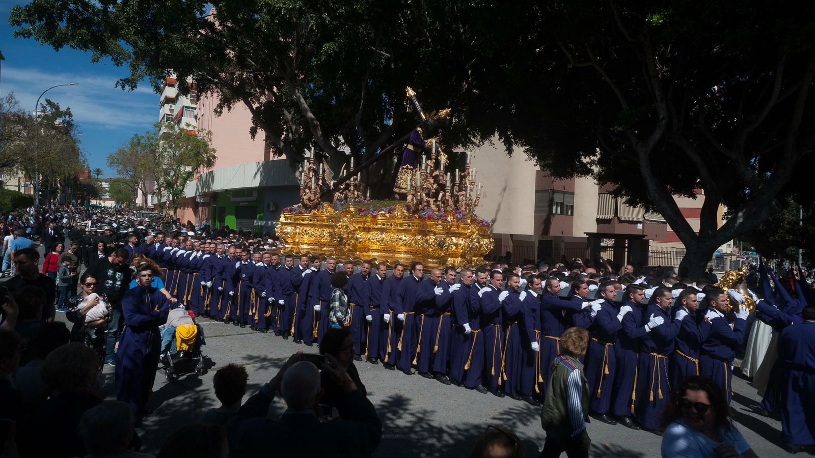 Jesús Nazareno del Perdón estrena los arbotantes que rematan el conjunto Jesús Nazareno del Perdón estrena los arbotantes que rematan el conjunto