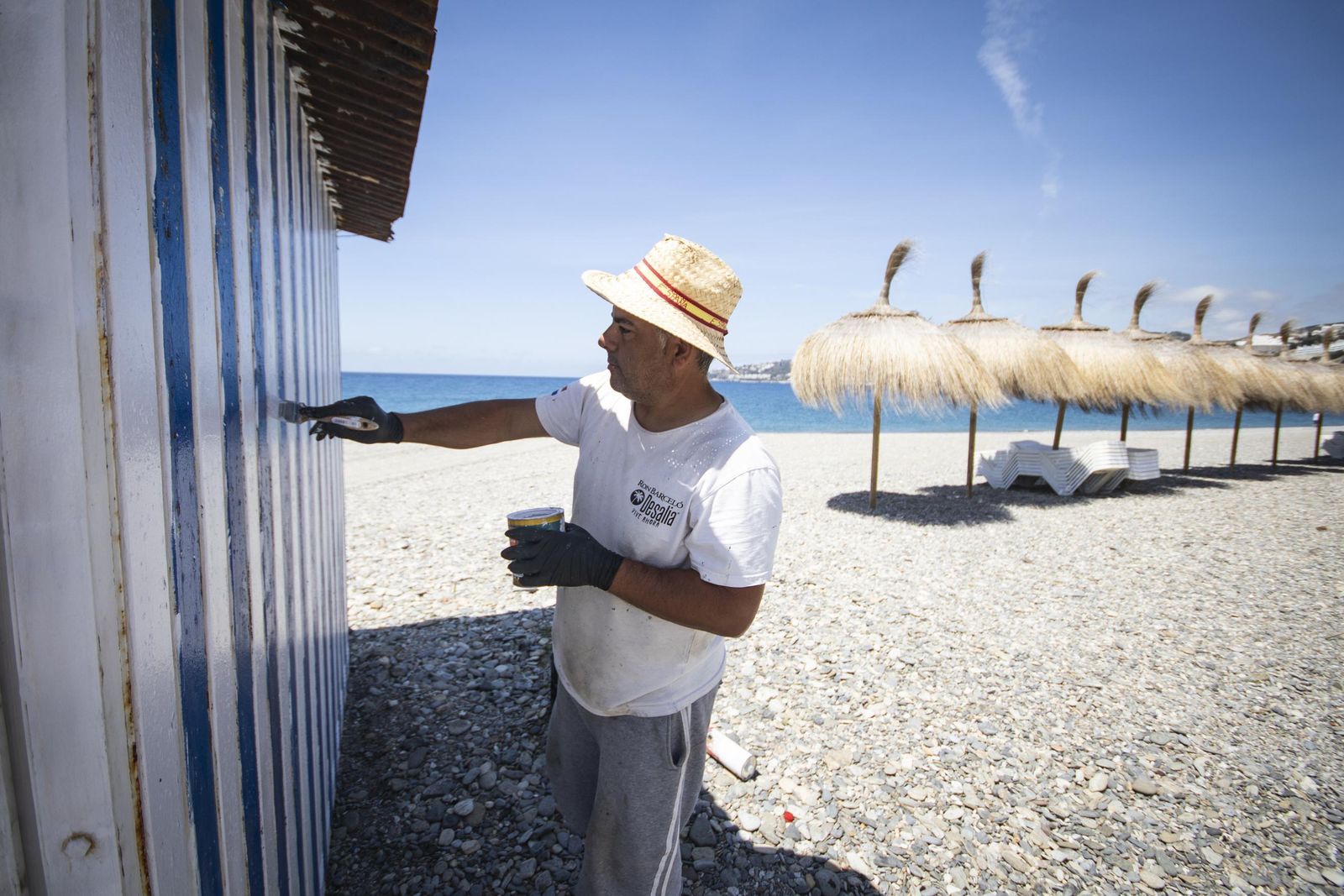 La Costa de Granada engalana sus playas para la fase 2