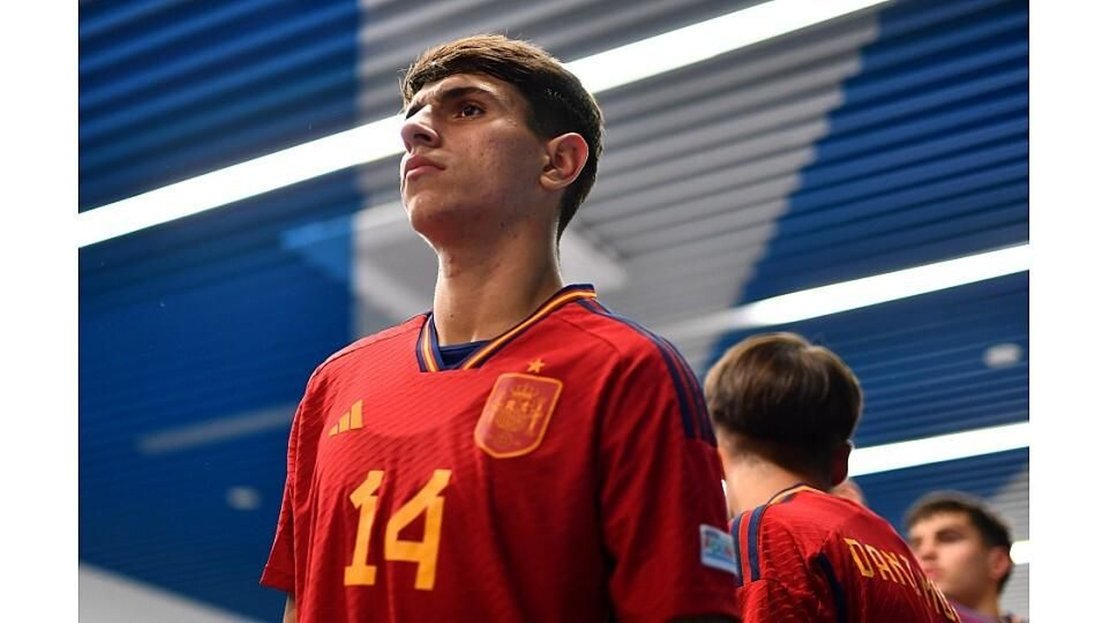 Izan Merino, antes de un partido con España Izan Merino, antes de un partido con España