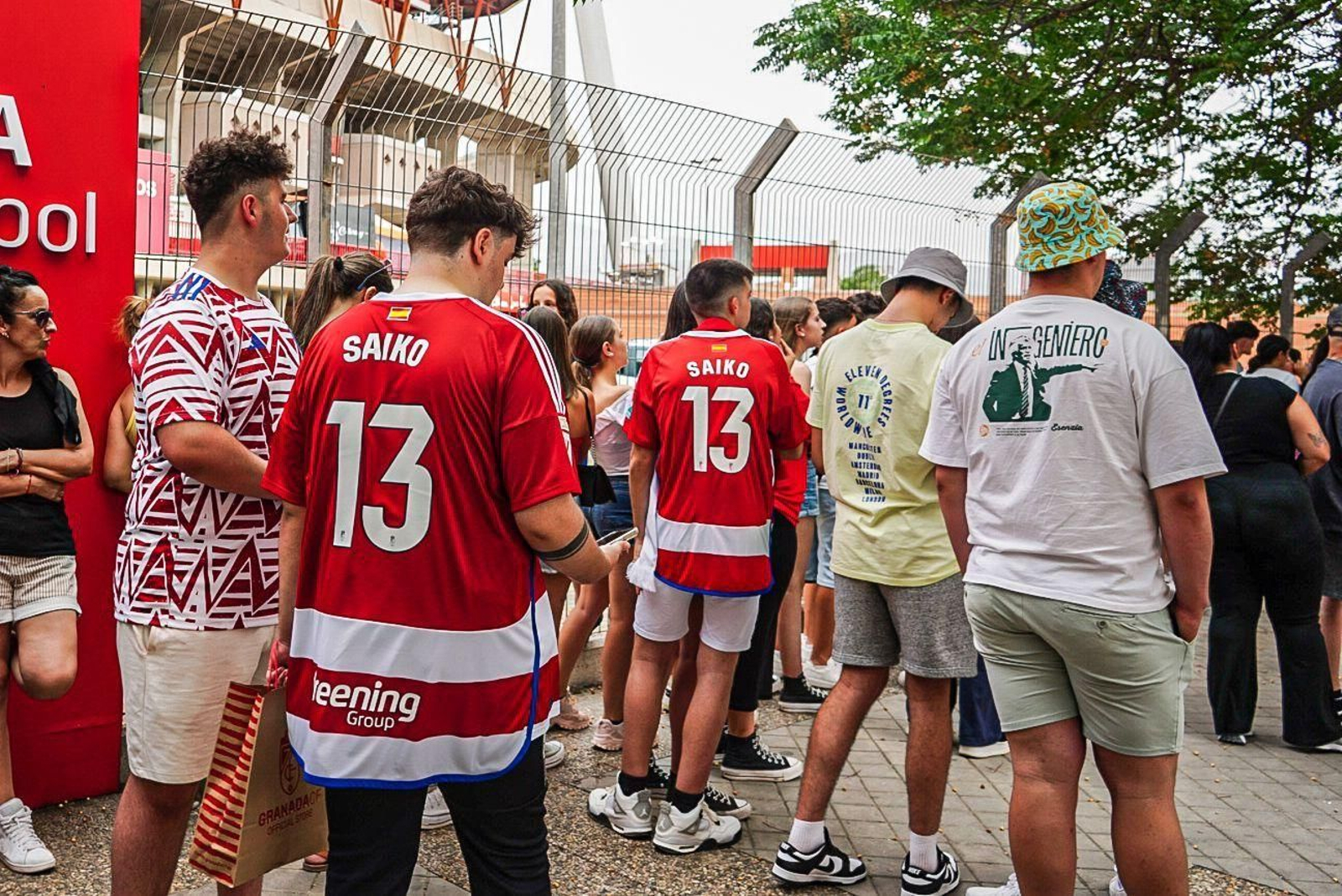 La llegada de Saiko a Los Cármenes, en imágenes