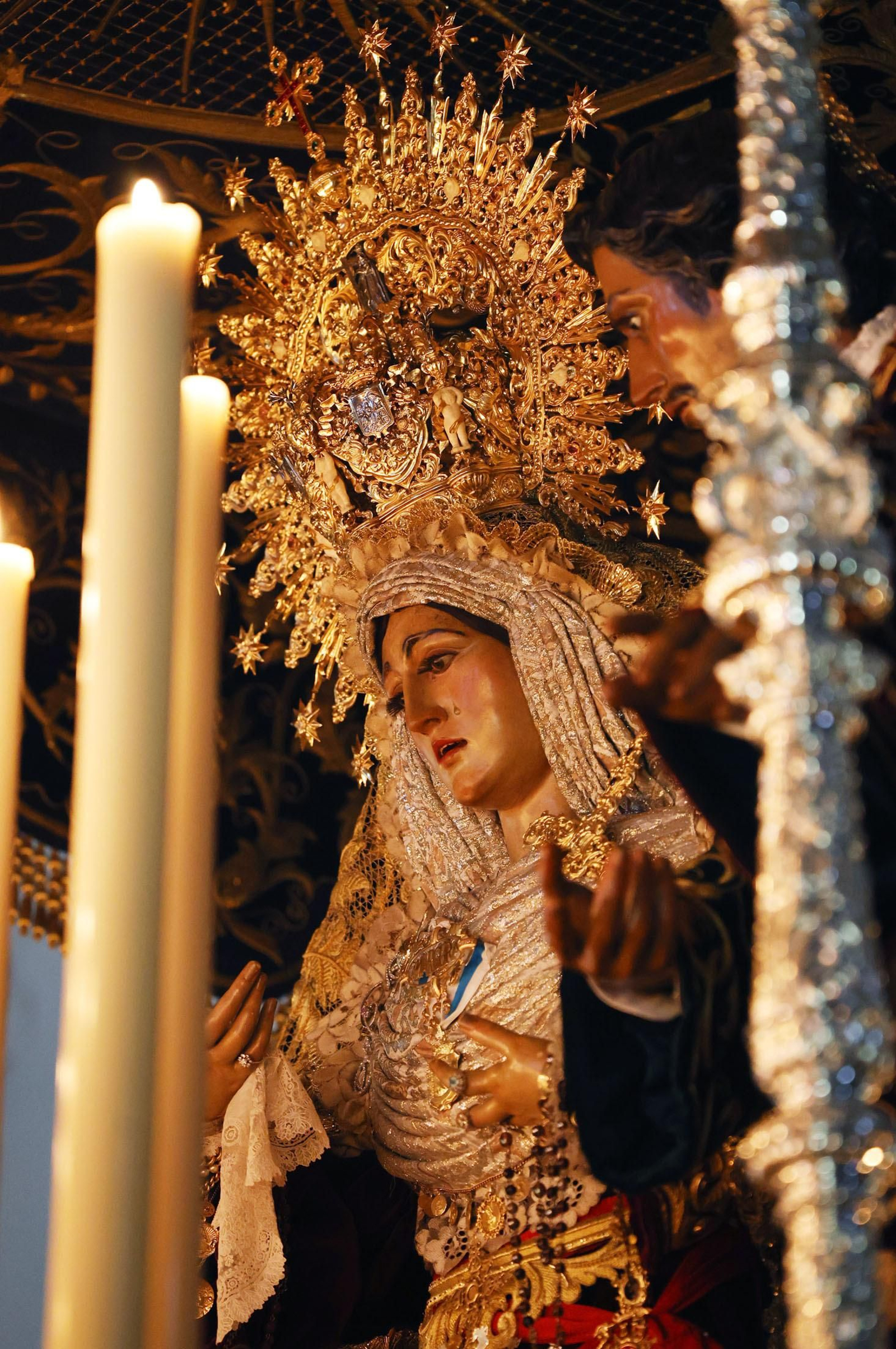 Las mejores imágenes de La Madrugá de Huelva: Hermandad del Nazareno