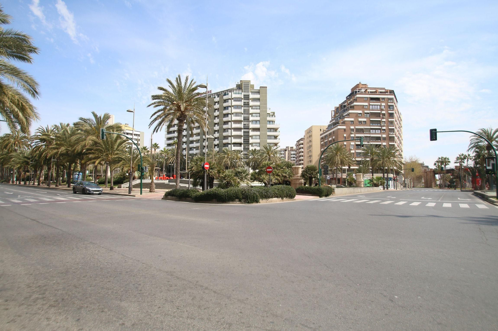 Las imágenes de la capital y los pueblos, paralizados para frenar el coronavirus