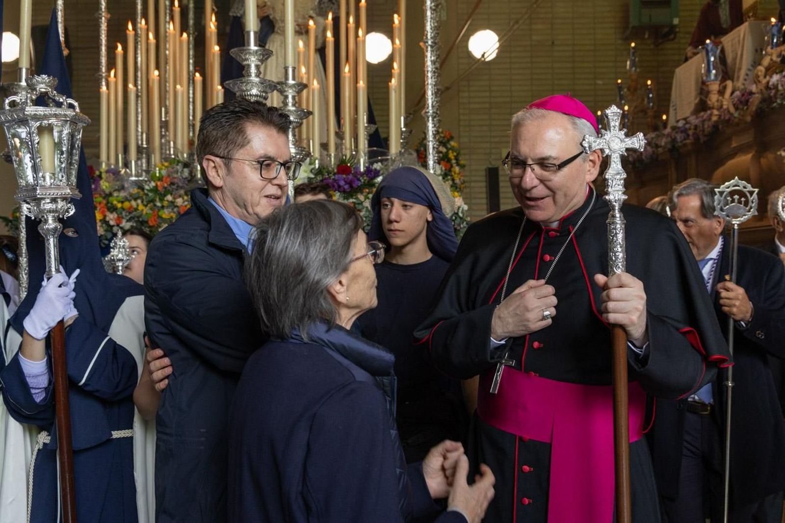 La temida lluvia impide el desarrollo normal de este Martes Santo