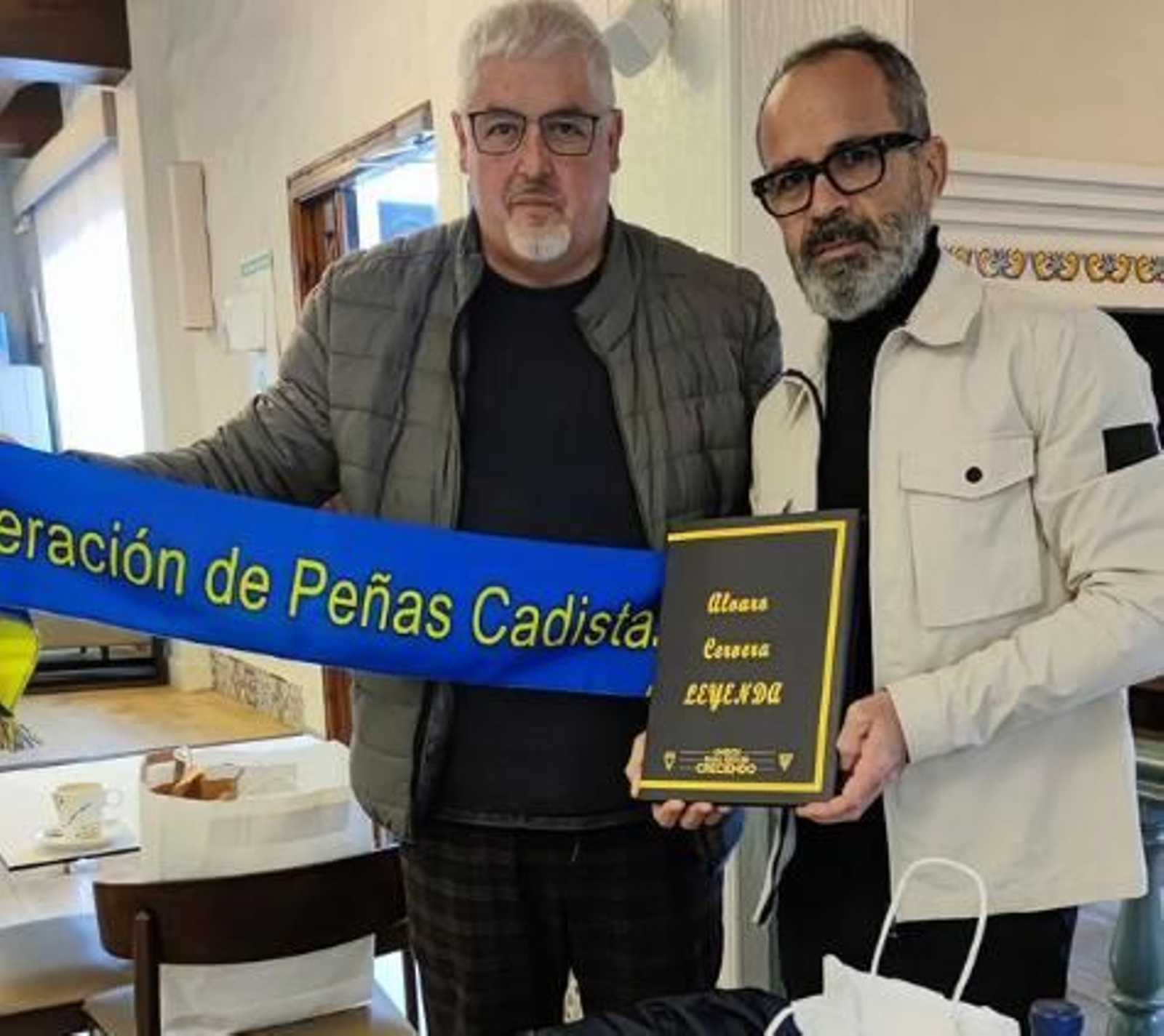 Juan Antonio García, presidente de la FPC, posa con Álvaro Cervera.