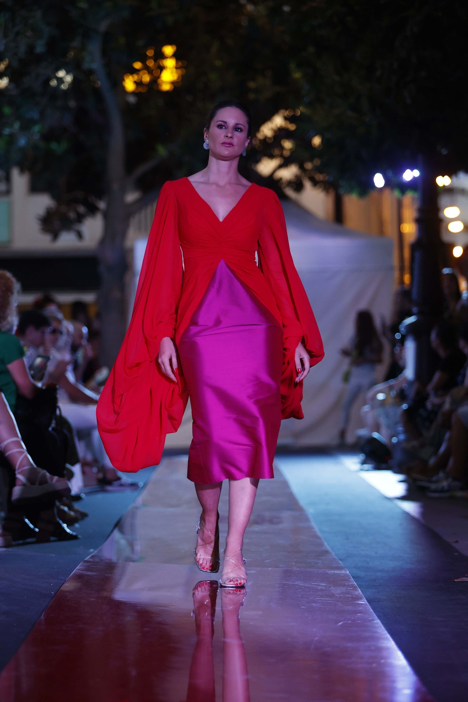 Las imágenes del Desfile de Jóvenes Diseñadores en la Plaza de la Magdalena