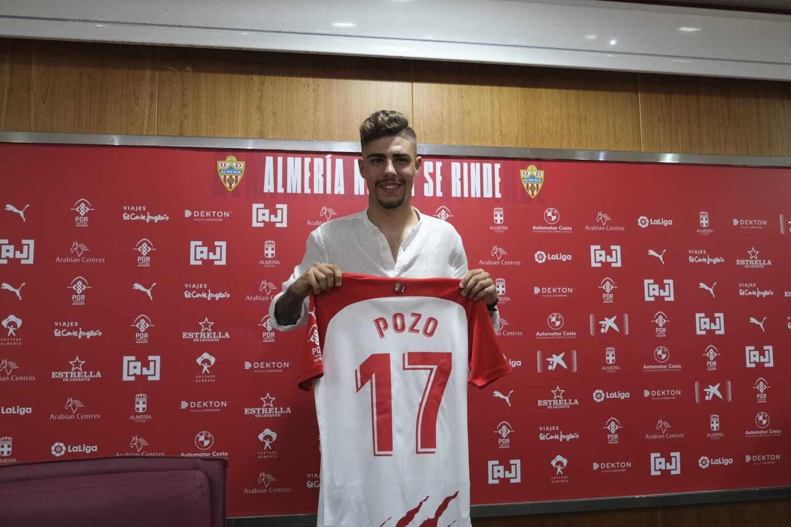 Pozo luce el dorsal 17, que ya estrenó ante el Málaga