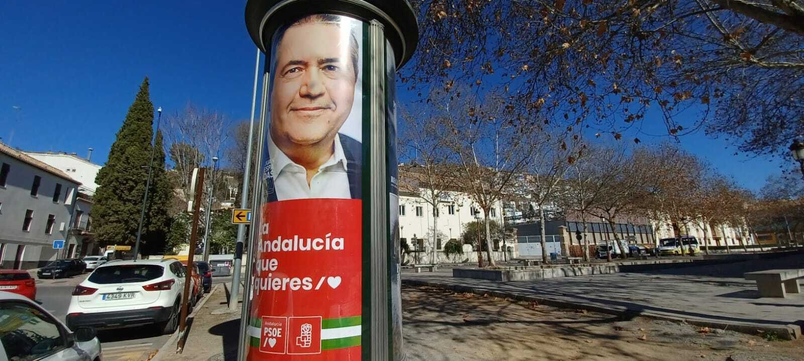 Campaña del PSOE en Granada con la imagen de Juan Espadas.