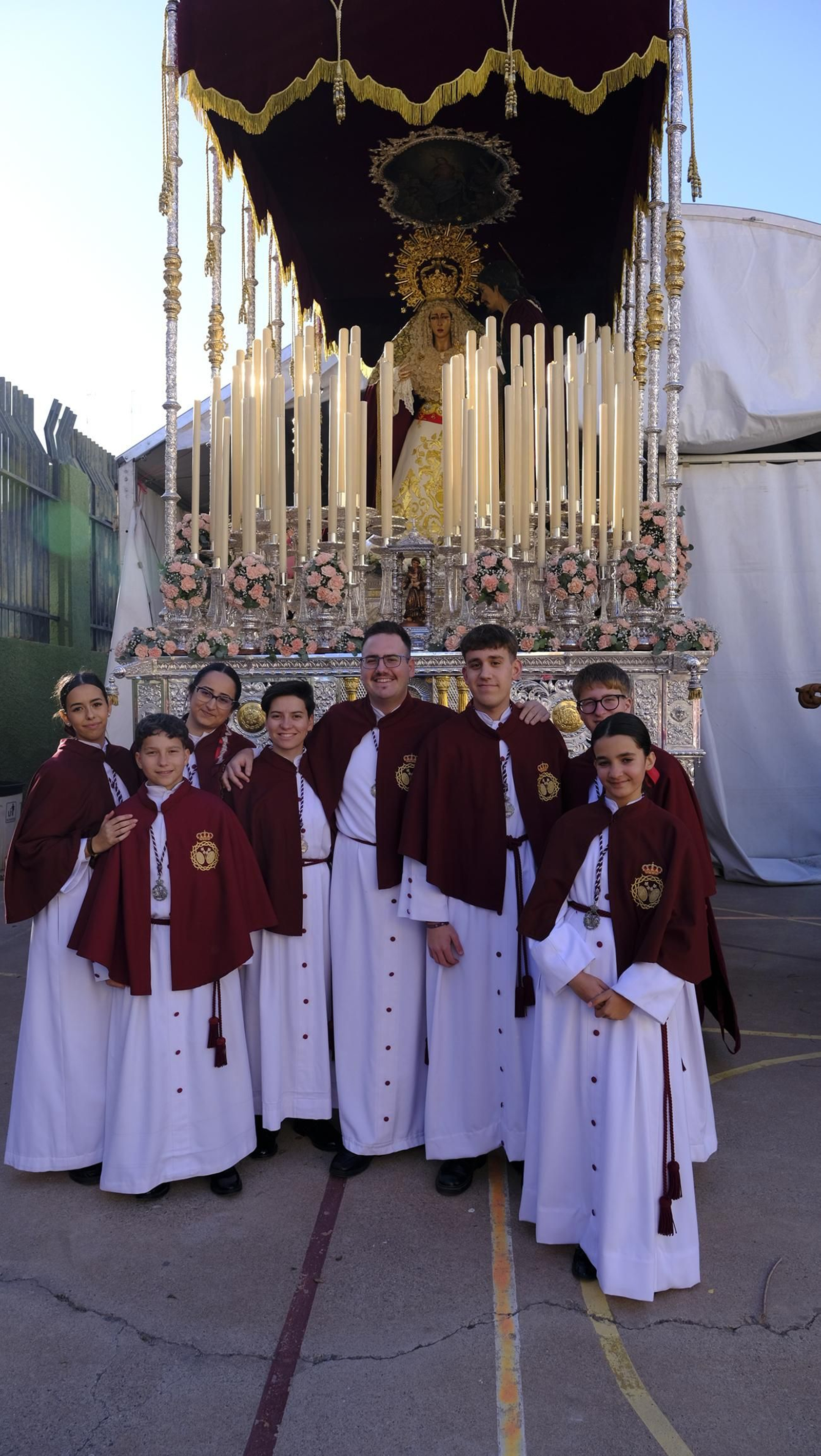 Coronación desaría al viento en su estación de Penitencia