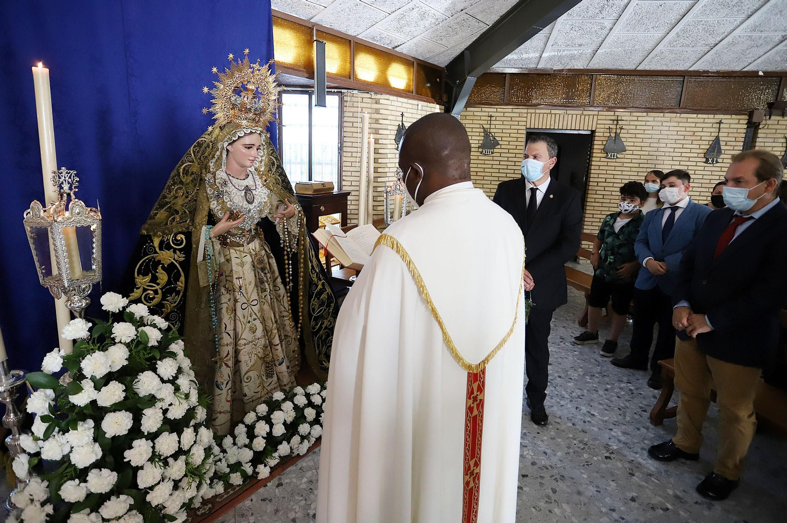 Bendición de María Santísima de la Trinidad en la iglesia de la Sagrada Familia
