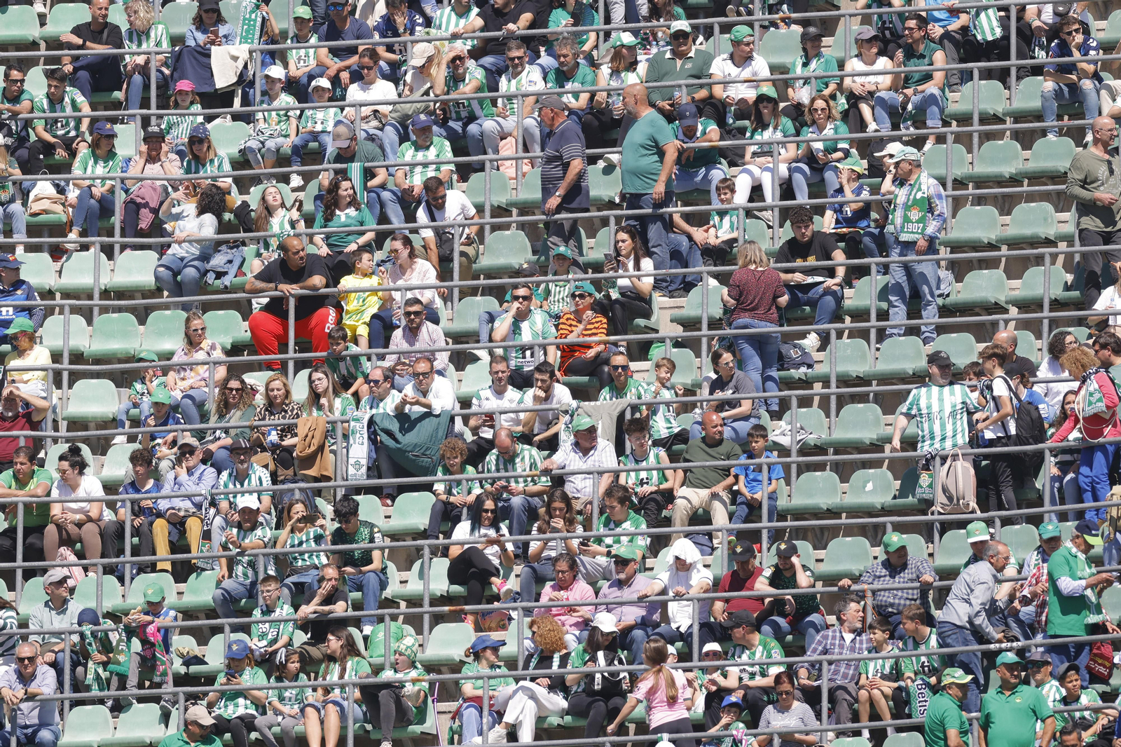 Búscate en las fotos del Betis-Mallorca