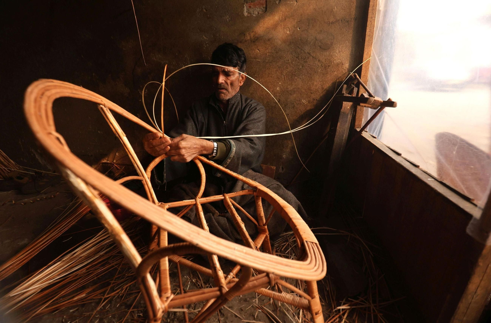 Una tradición ancestral en imágenes: La artesanía de mimbre de sauce de Cachemira