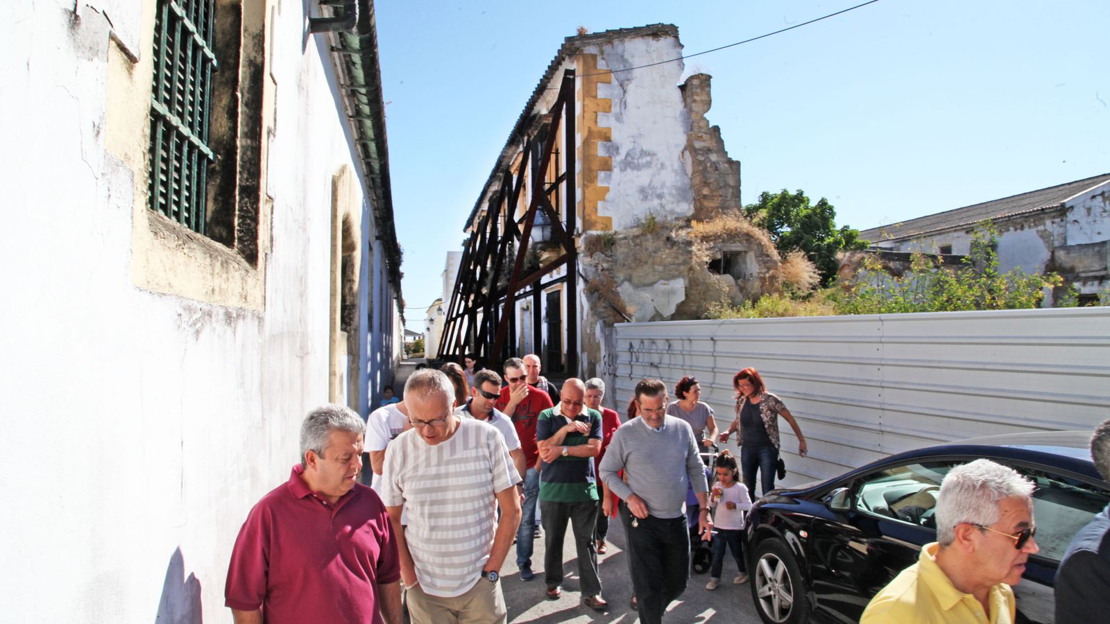 Un paseo por las ruinas de San Mateo, en 2015.