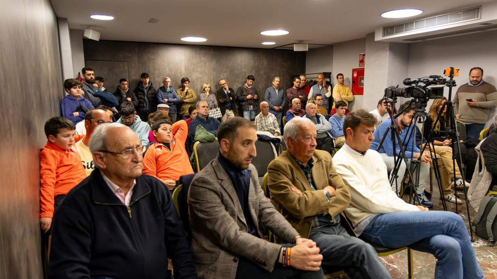 En imágenes: ilusión en la presentación de Manolo Herrero y Manolo Chumilla