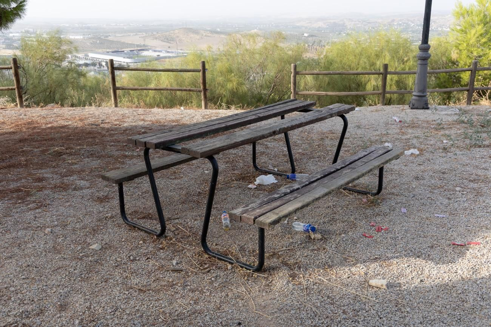 Estado de abandono del parque del Cerro de las Canteras