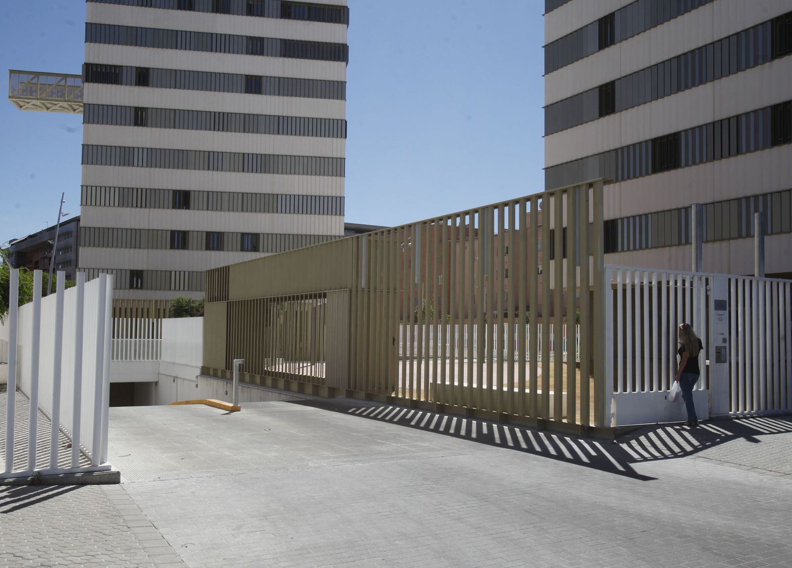 Bloques de pisos y locales de Emvisesa.