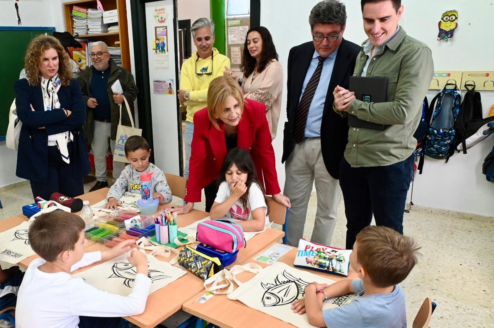 Una imagen de la visita de María José García-Pelayo a Mesas de Asta.
