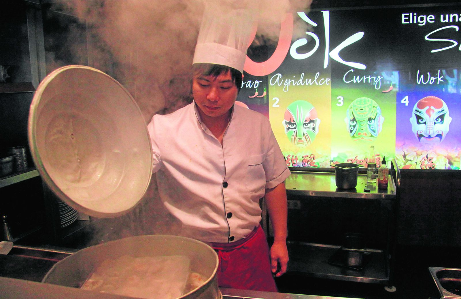 Pero cómo vas a hacer una tortilla de papas así, alma de cántaro.