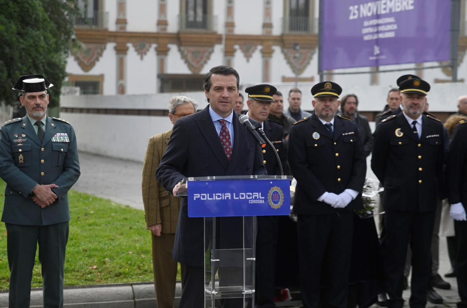 El emotivo homenaje a las agentes de la Policía Local asesinadas, Marisol y Mari Ángeles, en imágenes