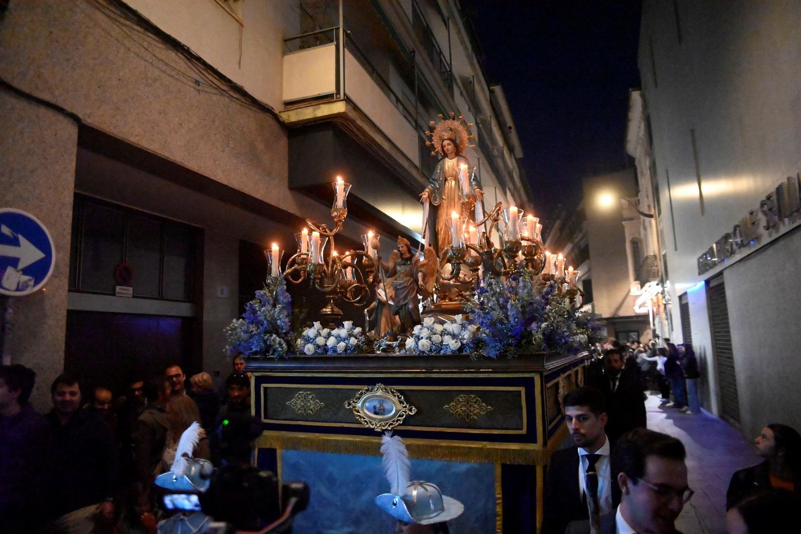 La procesión de la Virgen de la Medalla Milagrosa de Córdoba, en imágenes