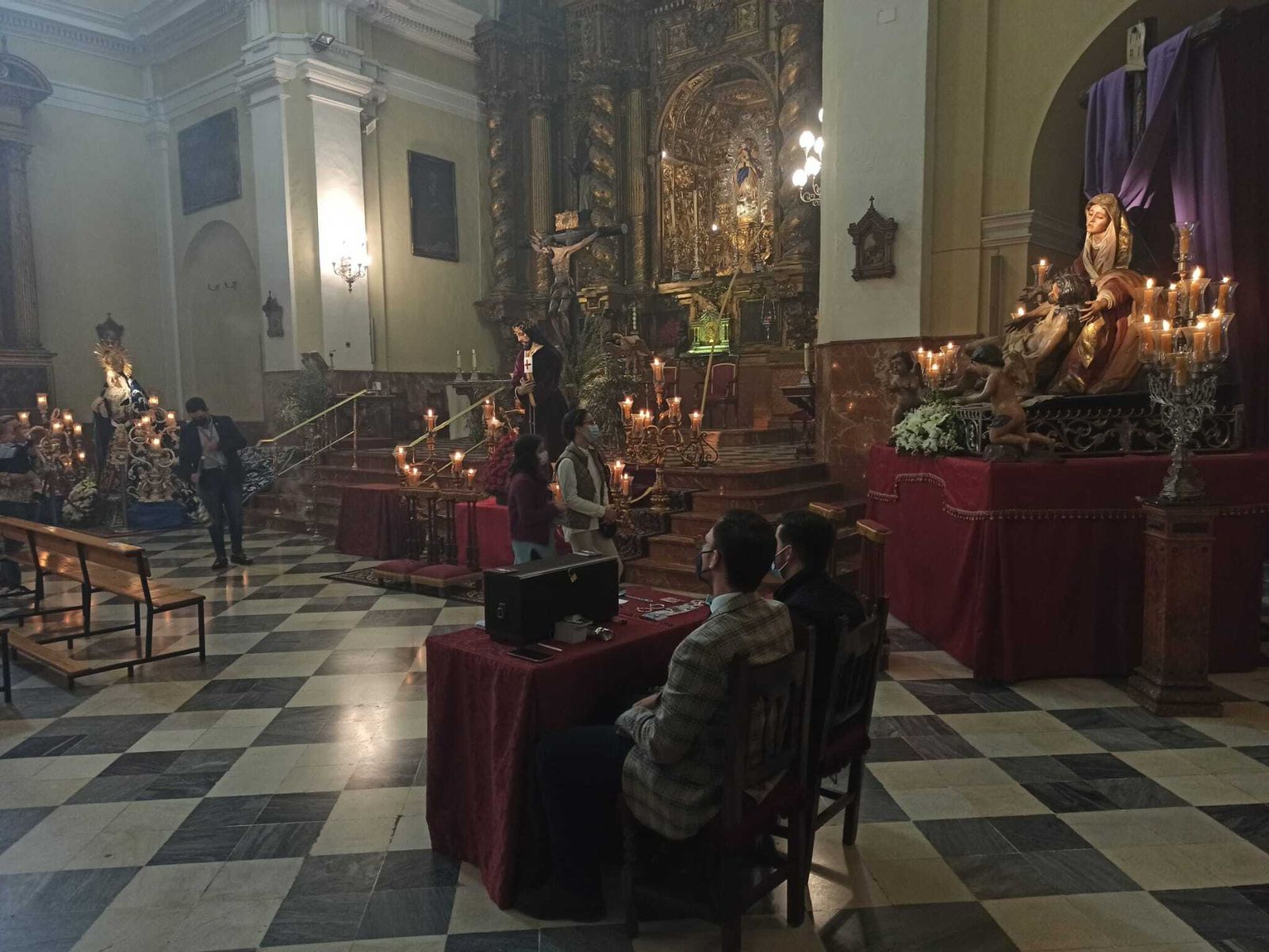 LUCENA. Iglesia Madre de Dios. Titulares de la Cofradía Franciscana de Pasión.