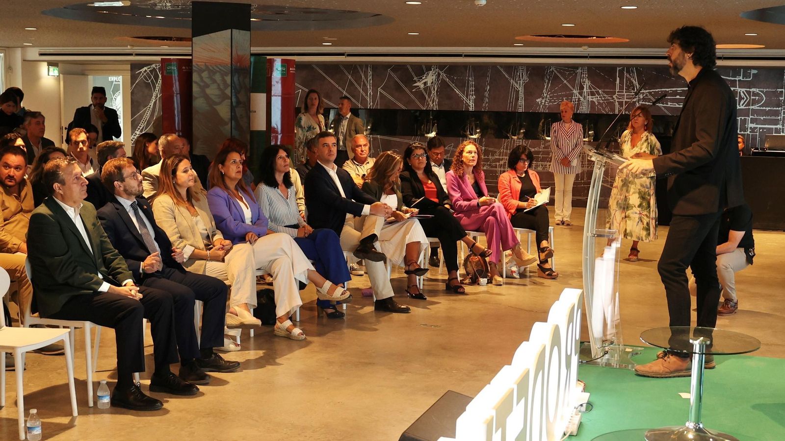 Carlos Aristu, secretario general de CCOO de Sevilla, abrió la jornada en el Espacio Exploraterra.