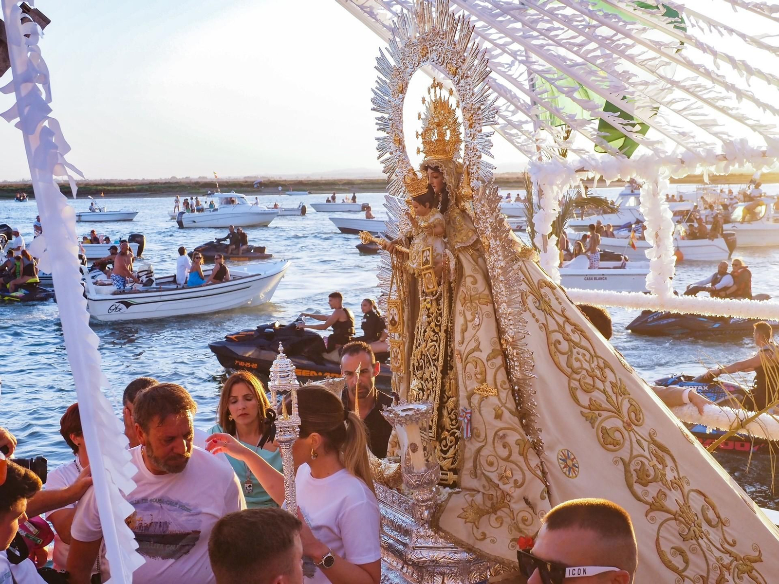 Procesión de la Virgen del Carmen en Isla Cristina. Procesión de la Virgen del Carmen en Isla Cristina.