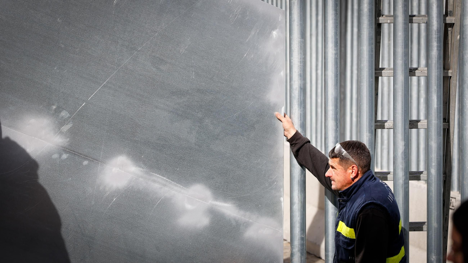 La Catedral de Cádiz se protege frente al botellón del Carnaval