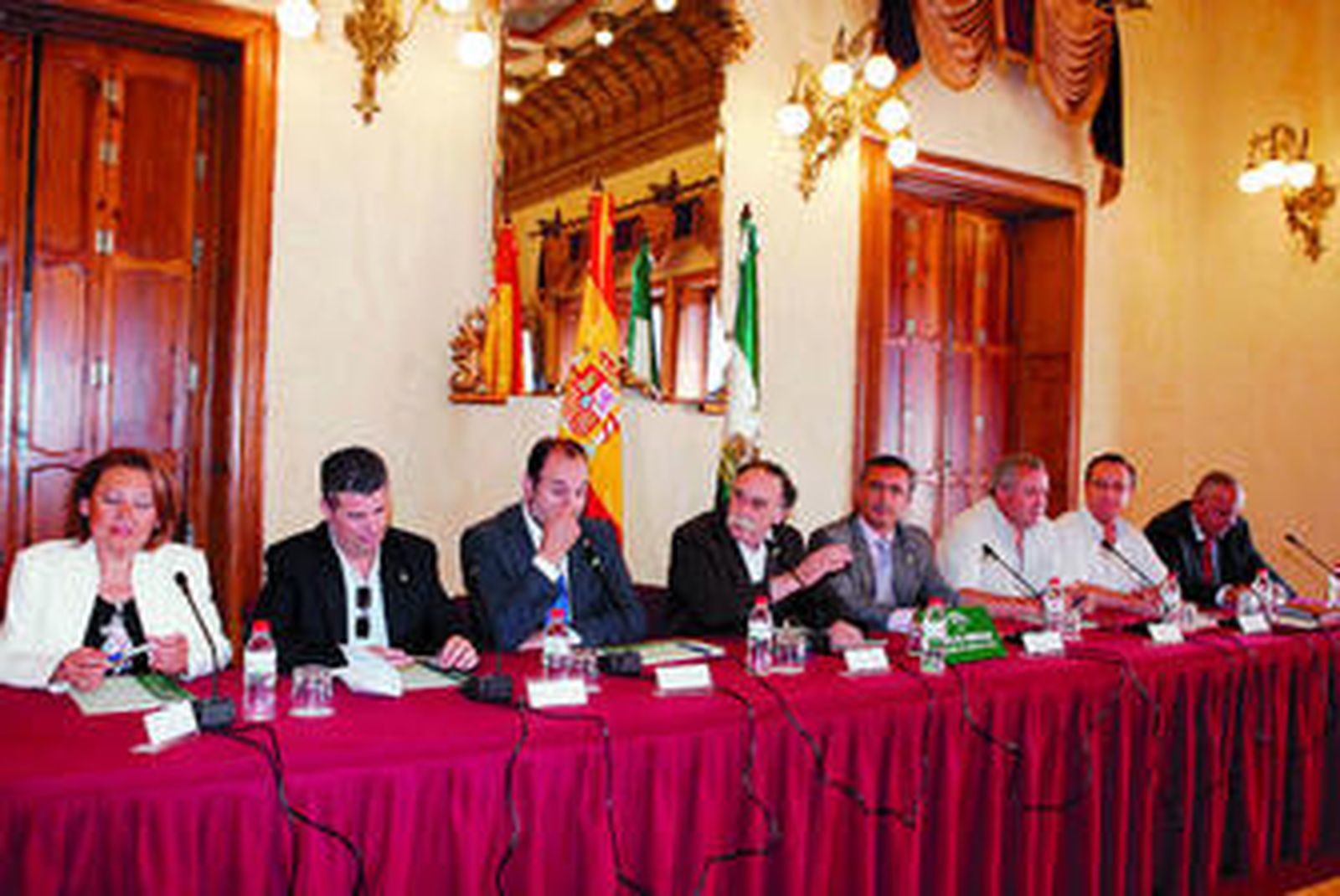 Luis López bromea con Juan Carlos Usero.