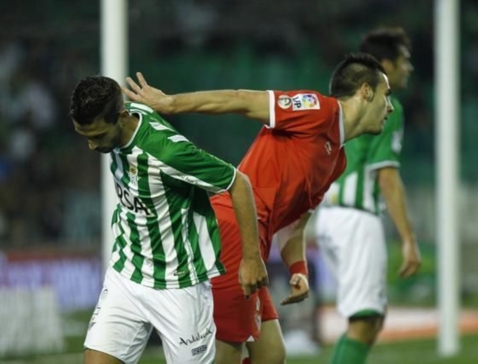Betis y Sevilla empatan en el Benito Villamarín (1-1). / Antonio Pizarro
