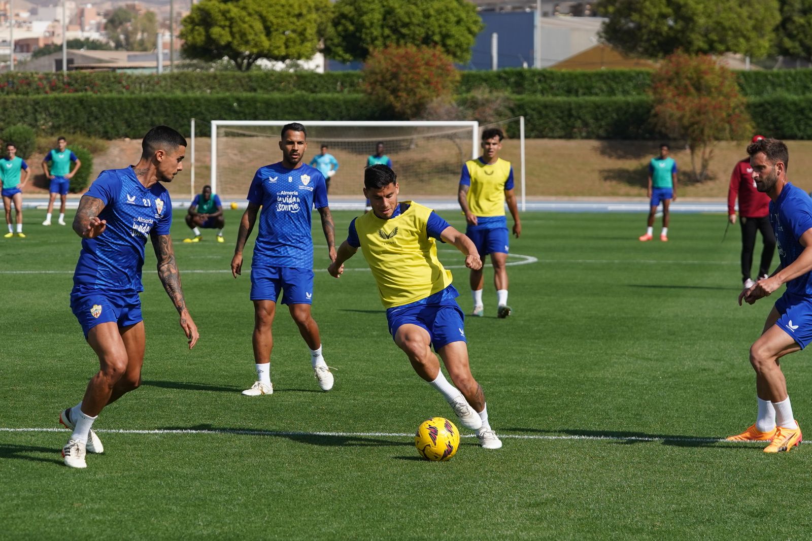 Robertone ante Chumi en una sesión en el anexo