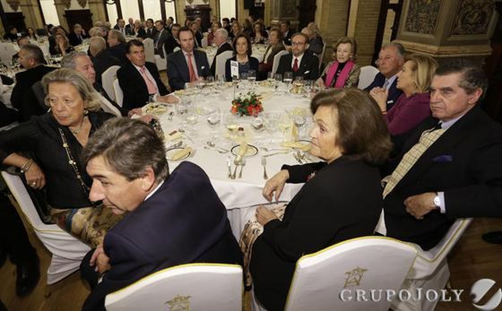 Santiago de León, Enriqueta Vila, Juan Carretero, Juan Álvarez, Carlos Parias, Clelia Muchetti, José Carlos Ruiz Berdejo, Ivita Halcón, Nicolás Álvarez, Macarena Núñez , Fernando Parias y Clotilde Cervera./ Antonio Pizarro/Juan Carlos Vázquez/ Juan Carlos Muñoz/Belén Vargas