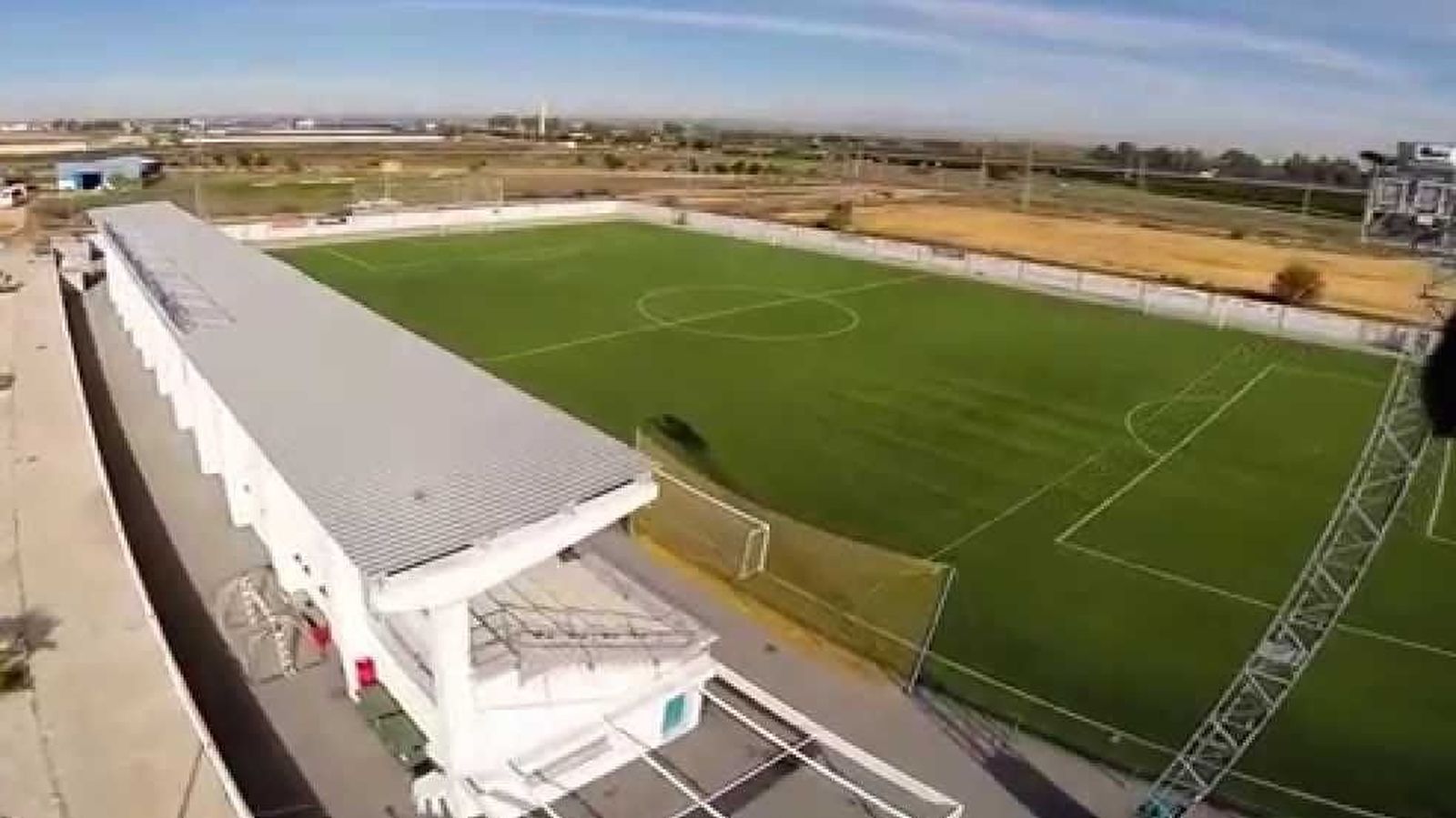 Imagen aérea del estadio Juan Muñoz Romero, en Santiponce (Sevilla)
