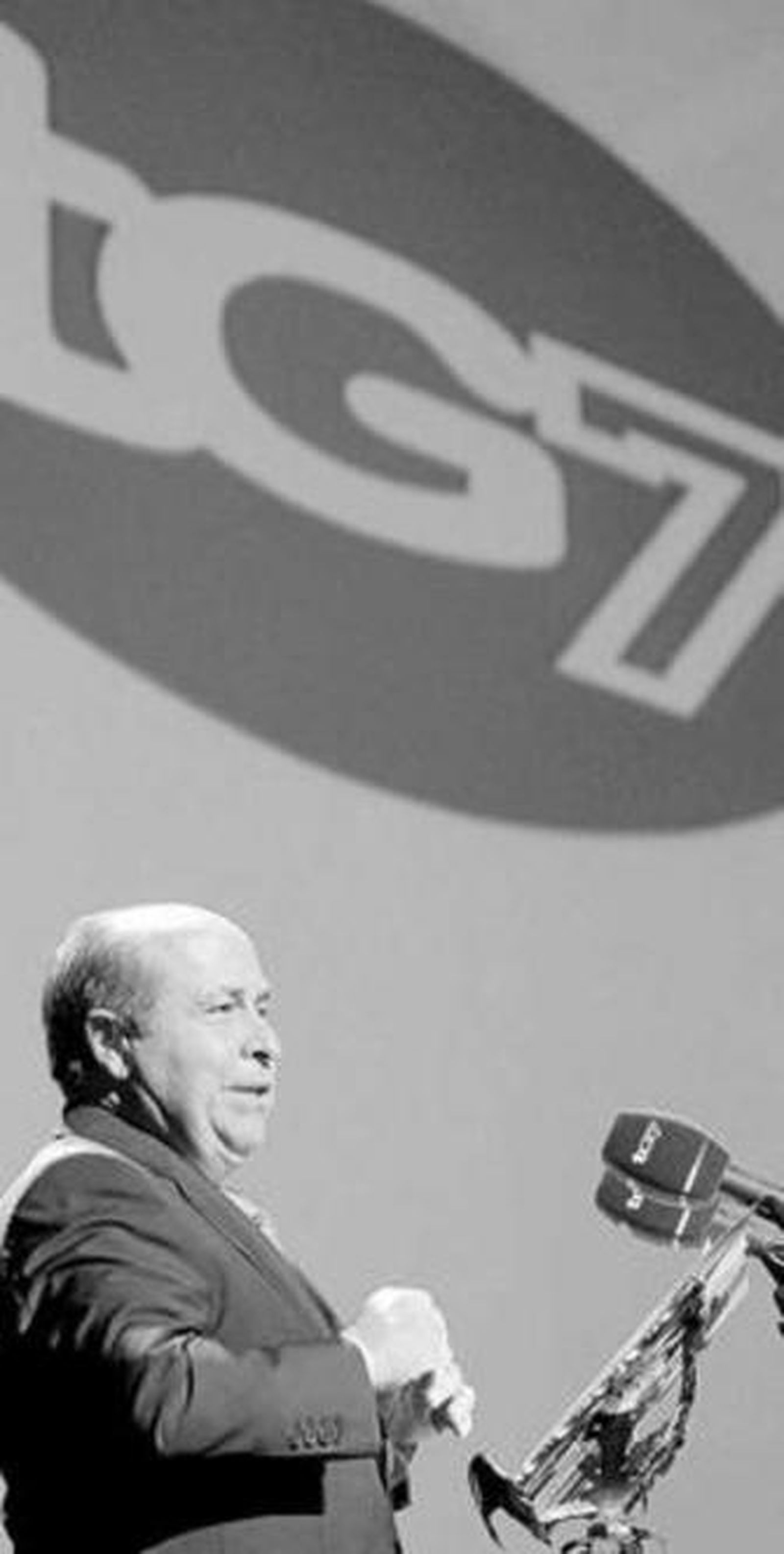 El alcalde, el día de la presentación pública de la televisión local.