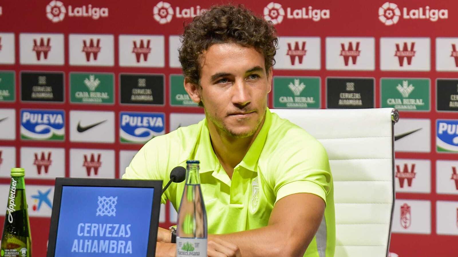 Luis Milla durante su primera rueda de prensa como rojiblanco