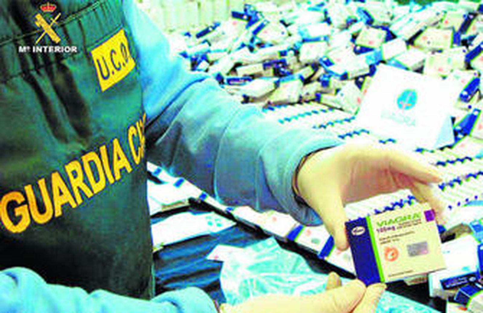 Algunas de las pastillas falsas contienen tinta, talco, anfetaminas o cafeína.