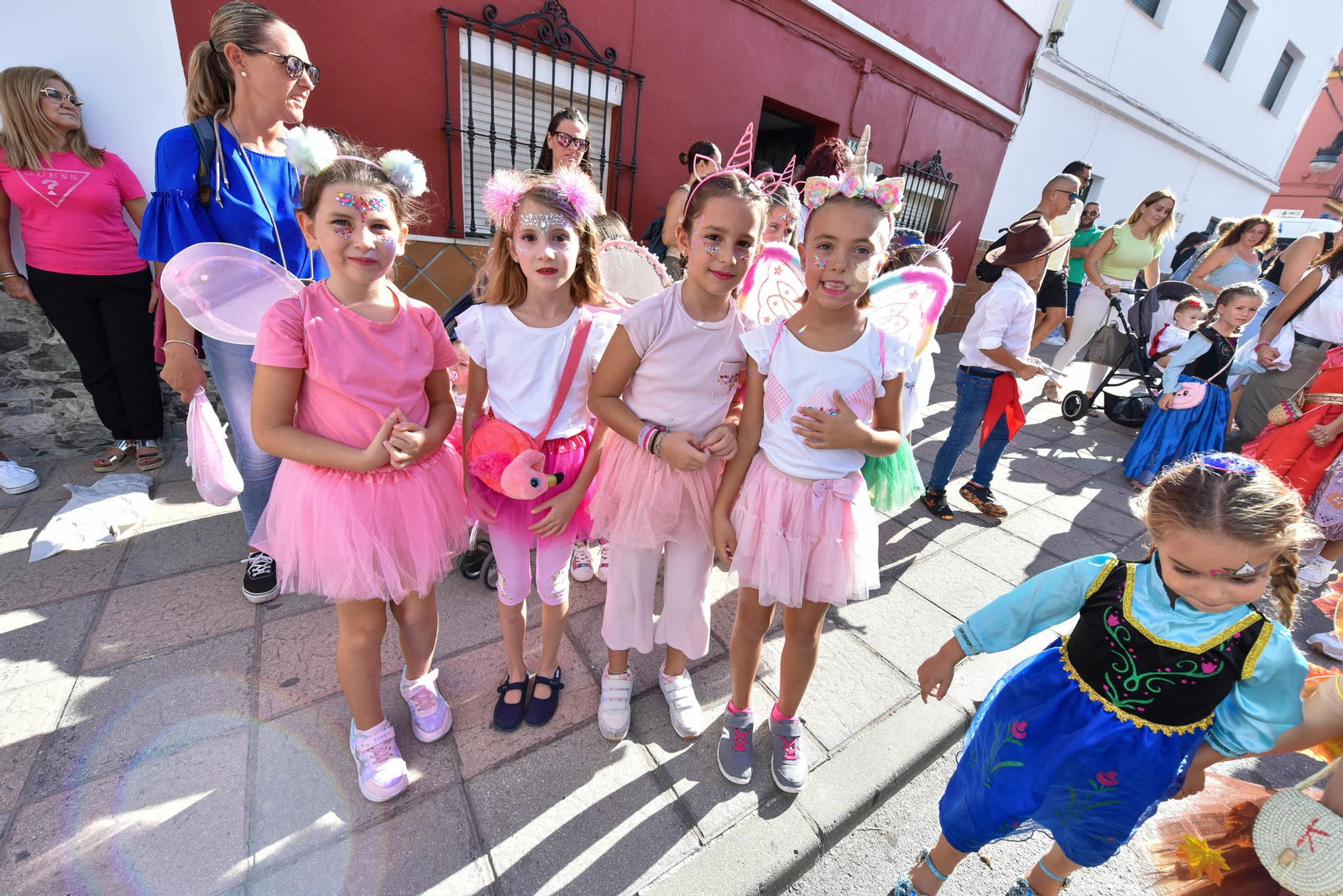 Búscate en las fotos de la cabalgata del Día del Niño en Los Barrios