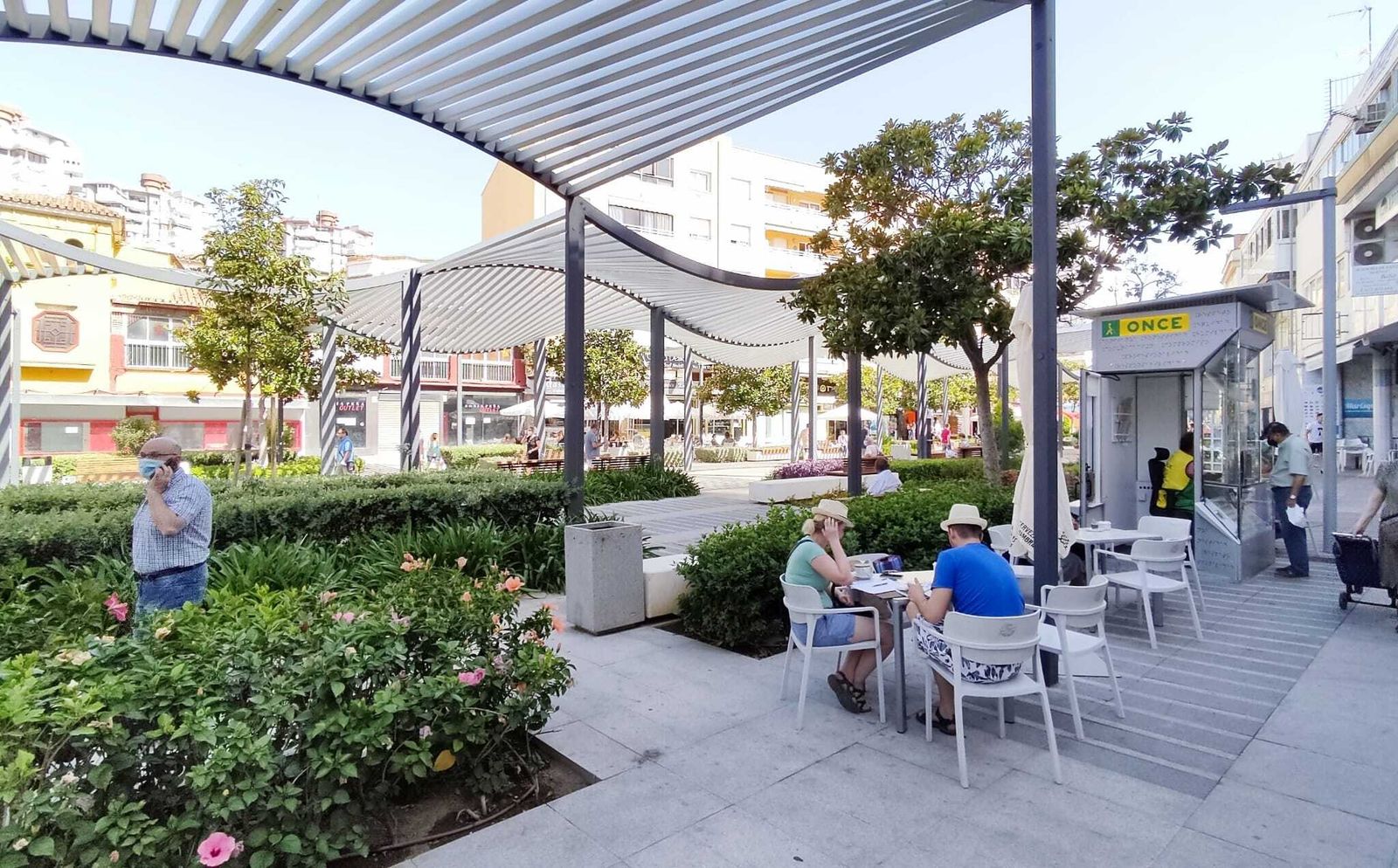 Una terraza de hostelería en la Plaza Costa del Sol de Torremolinos.