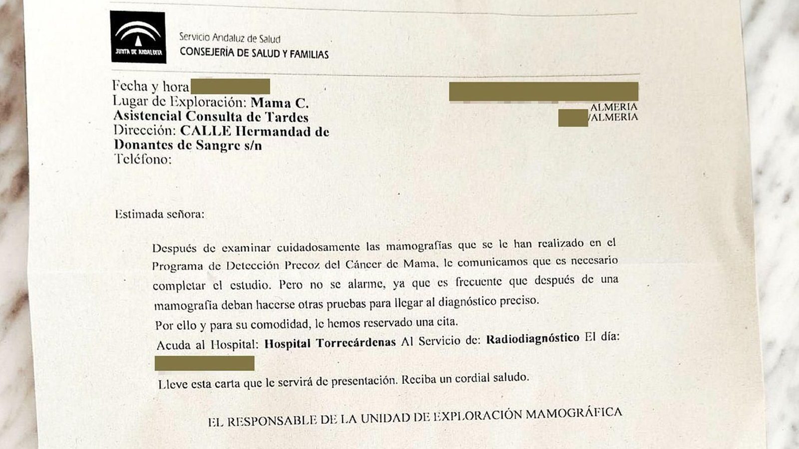 Carta que la paciente recibió dos días después de recibir el mensaje con la cita para una prueba diagnóstica en su teléfono móvil