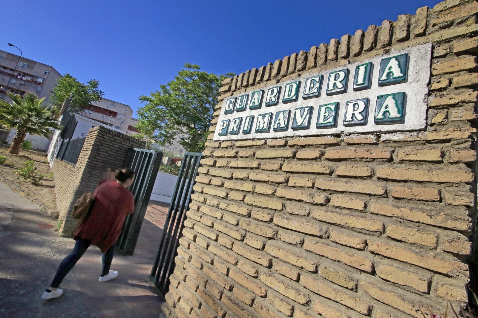 Entrada de la escuela infantil 'Primavera', este lunes.