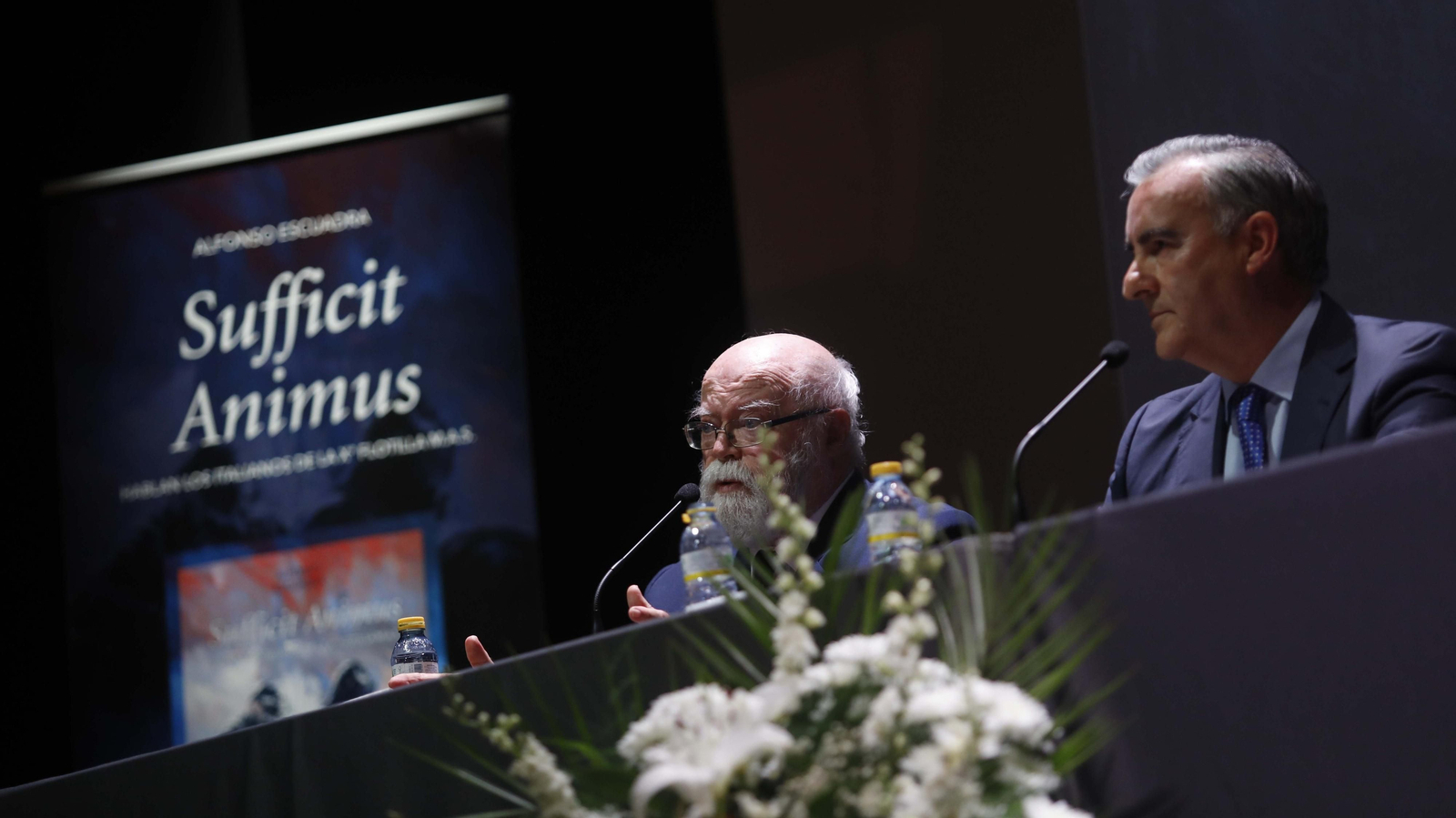 Presentación del libro de Alfonso Escuadra "Sufficit Animus" en el Teatro de La Velada de La Línea