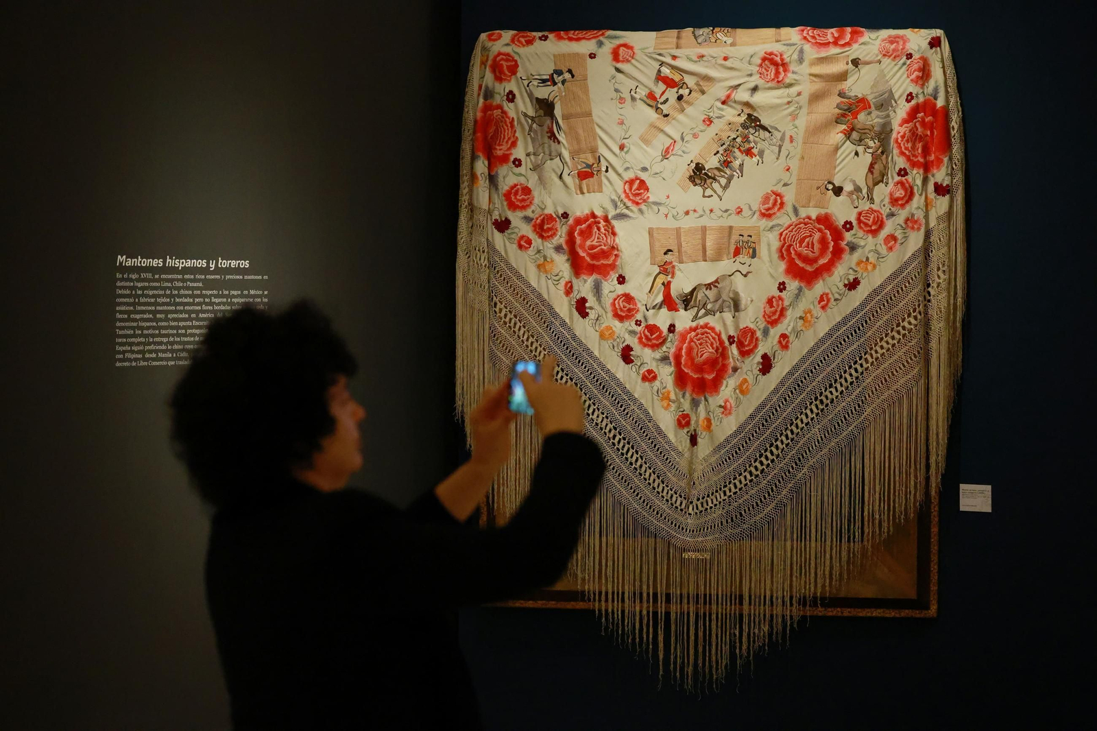 La nueva exposición de Mantones de Manila de la colección Perraut, en imágenes