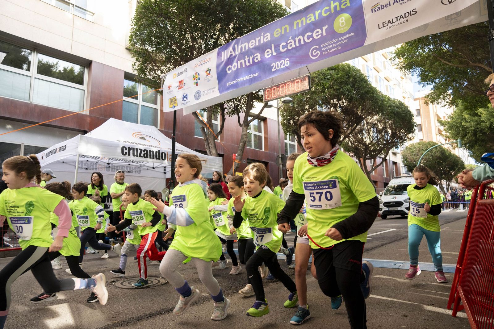 Almería corre unida contra el cáncer en una jornada solidaria