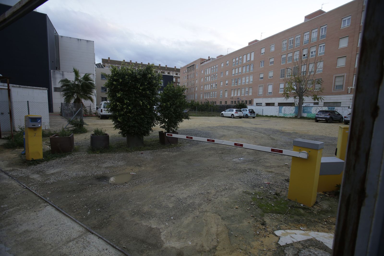 La parcela se encuentra detrás de la residencia Gerón, en la calle San Juan Bosco.