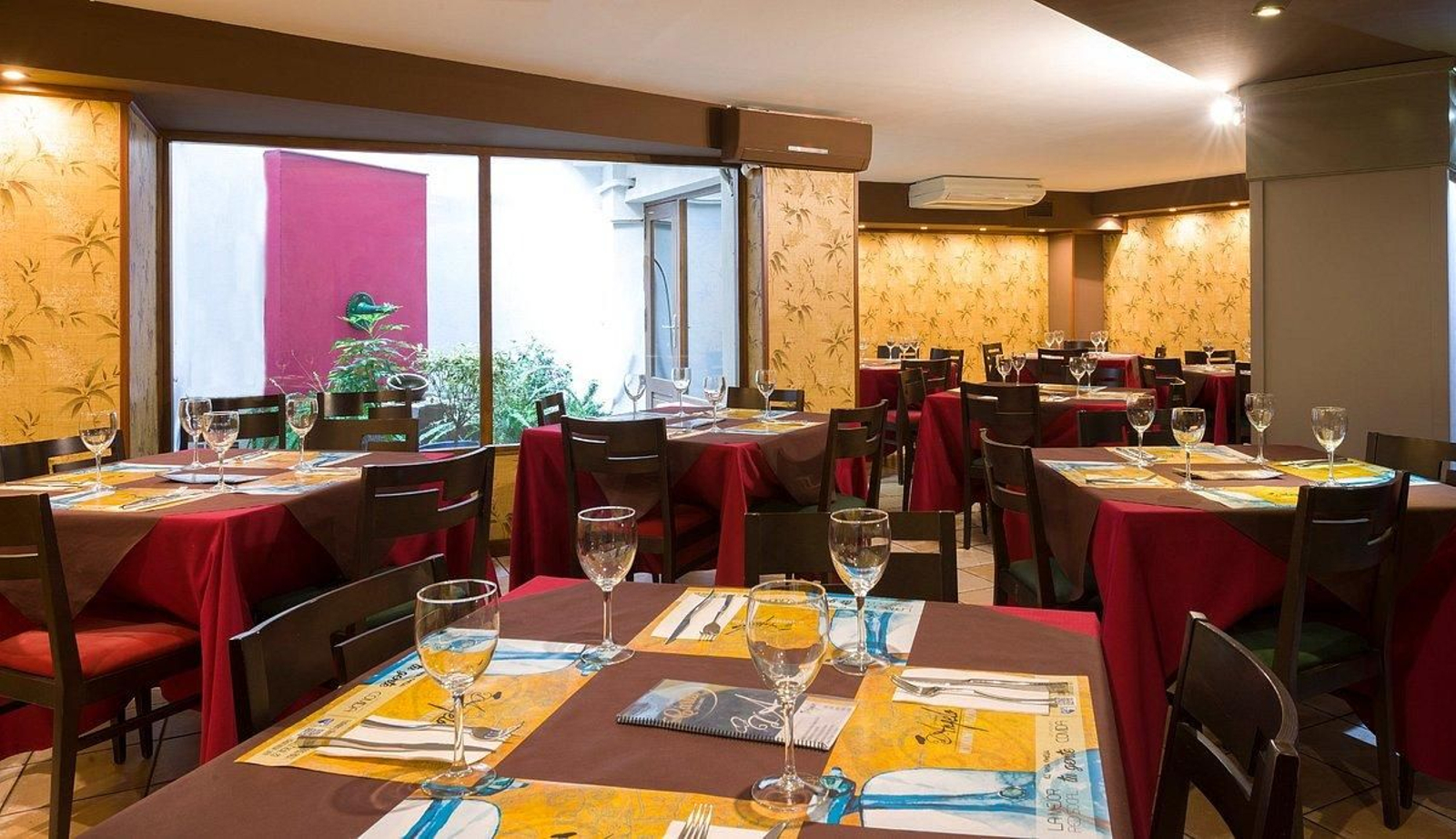 Salón de comidas de Don Ángelo en Úbeda.