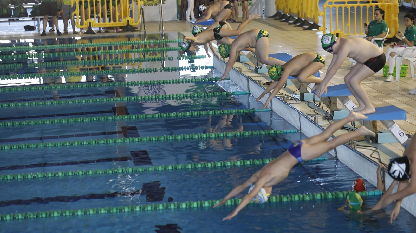 Las fotos del torneo de natación en Los Barrios